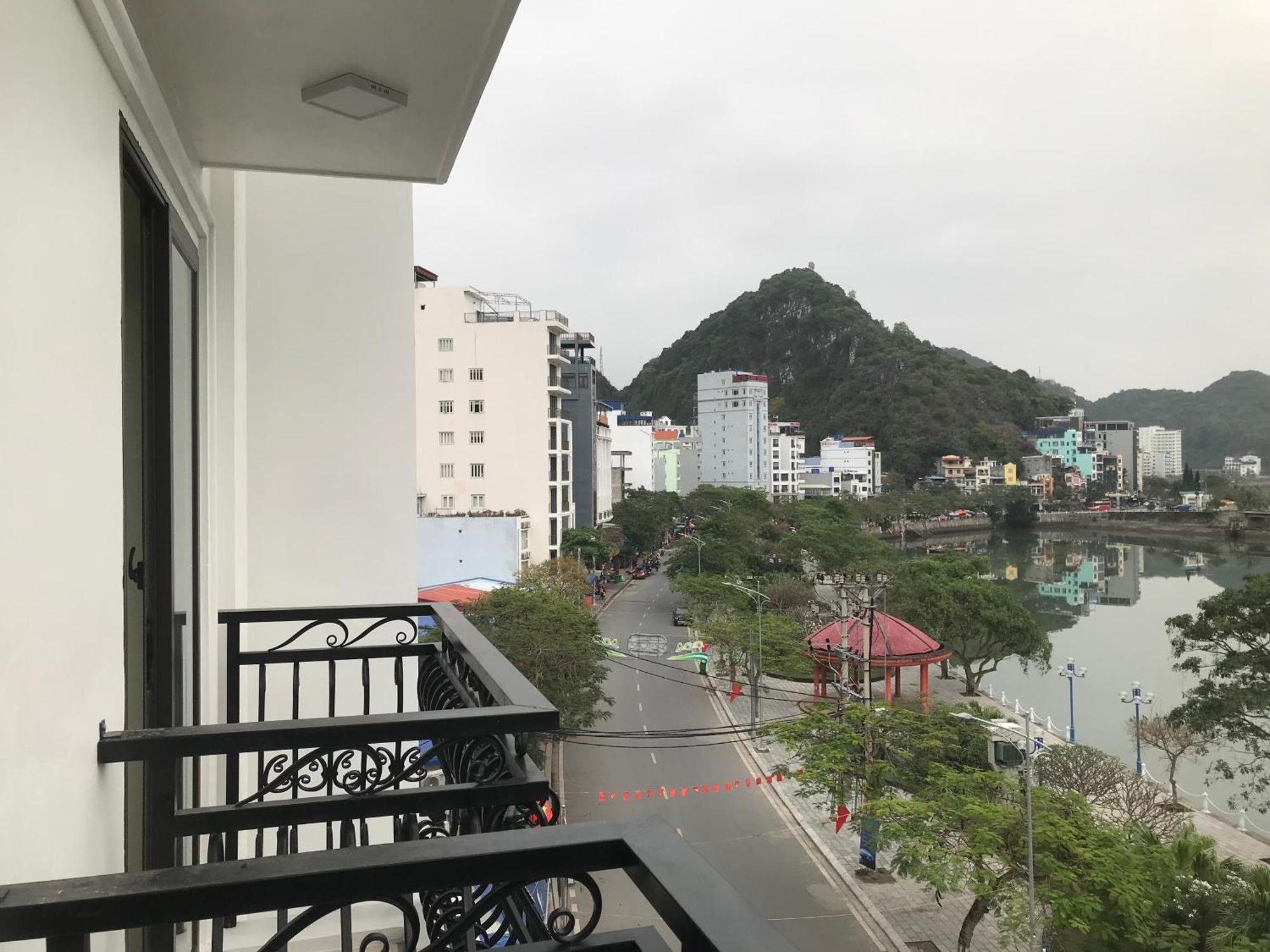 Sea Balcony Hotel Dong Khe Sau エクステリア 写真