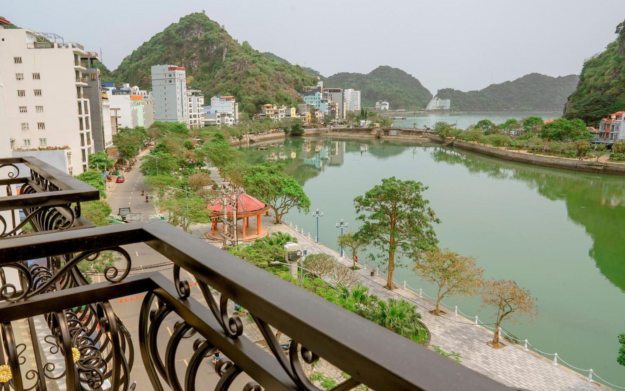 Sea Balcony Hotel Dong Khe Sau エクステリア 写真